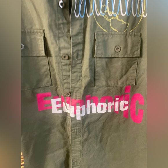 NWOT Fashion Nova Men shirt button down size Large, army green, euphoric art - Picture 2 of 5